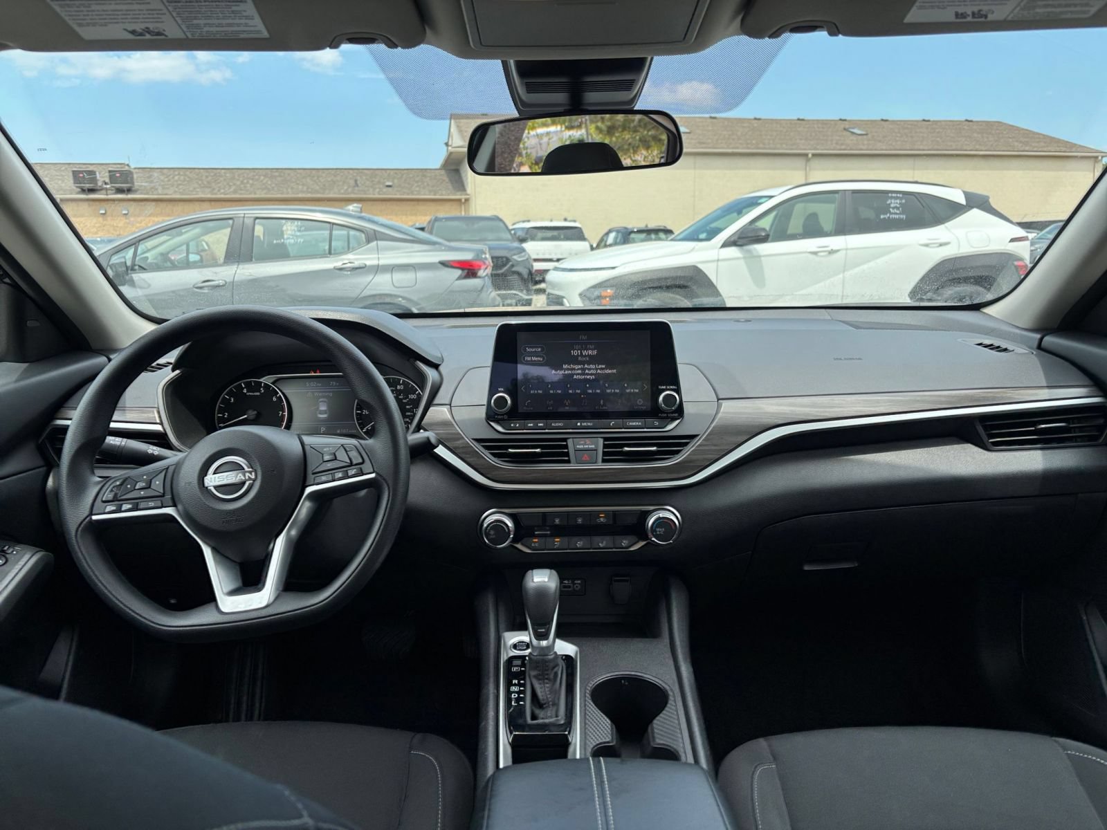 Thumbnail: 2025 Nissan Altima - 32