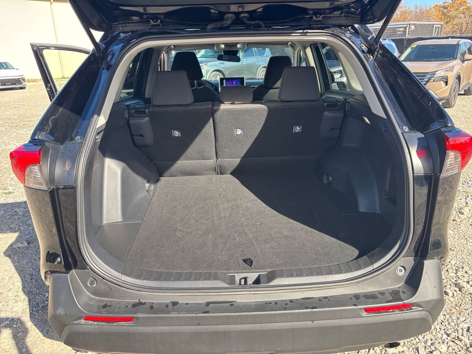 Thumbnail: 2025 Toyota RAV4 - 30