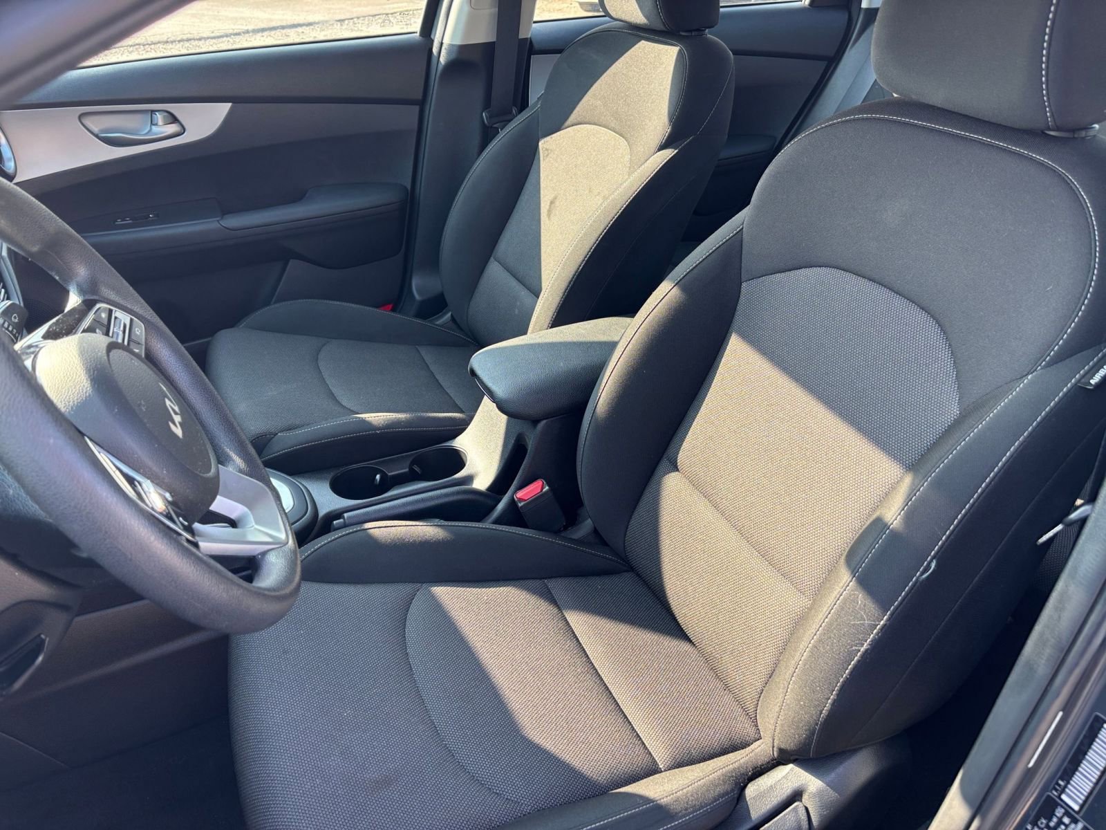 Thumbnail: 2023 Kia Forte - 34