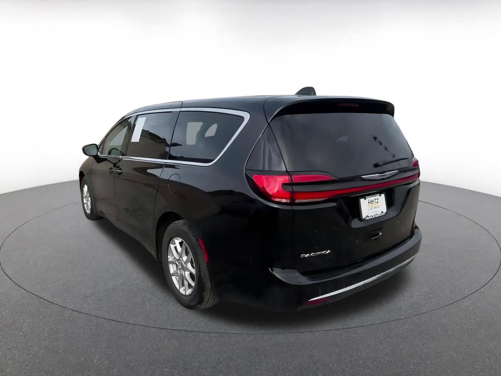 Thumbnail: 2024 Chrysler Pacifica - 11