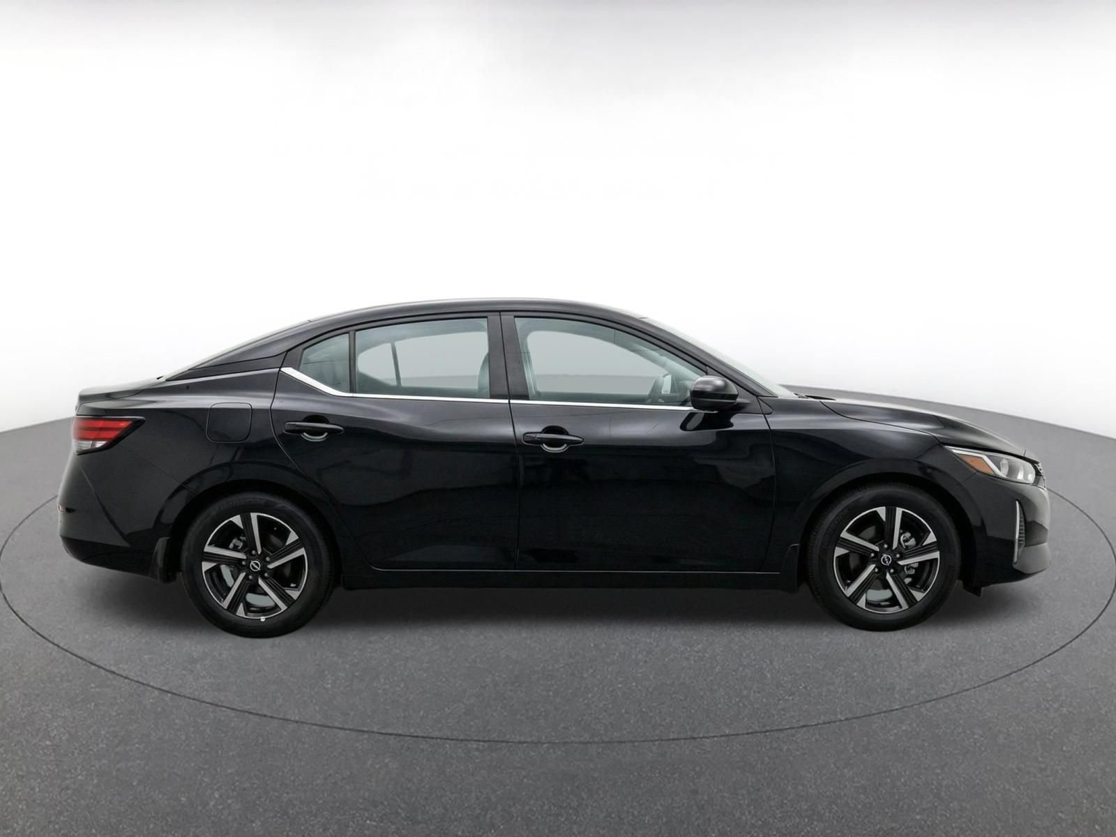 Thumbnail: 2025 Nissan Sentra - 10