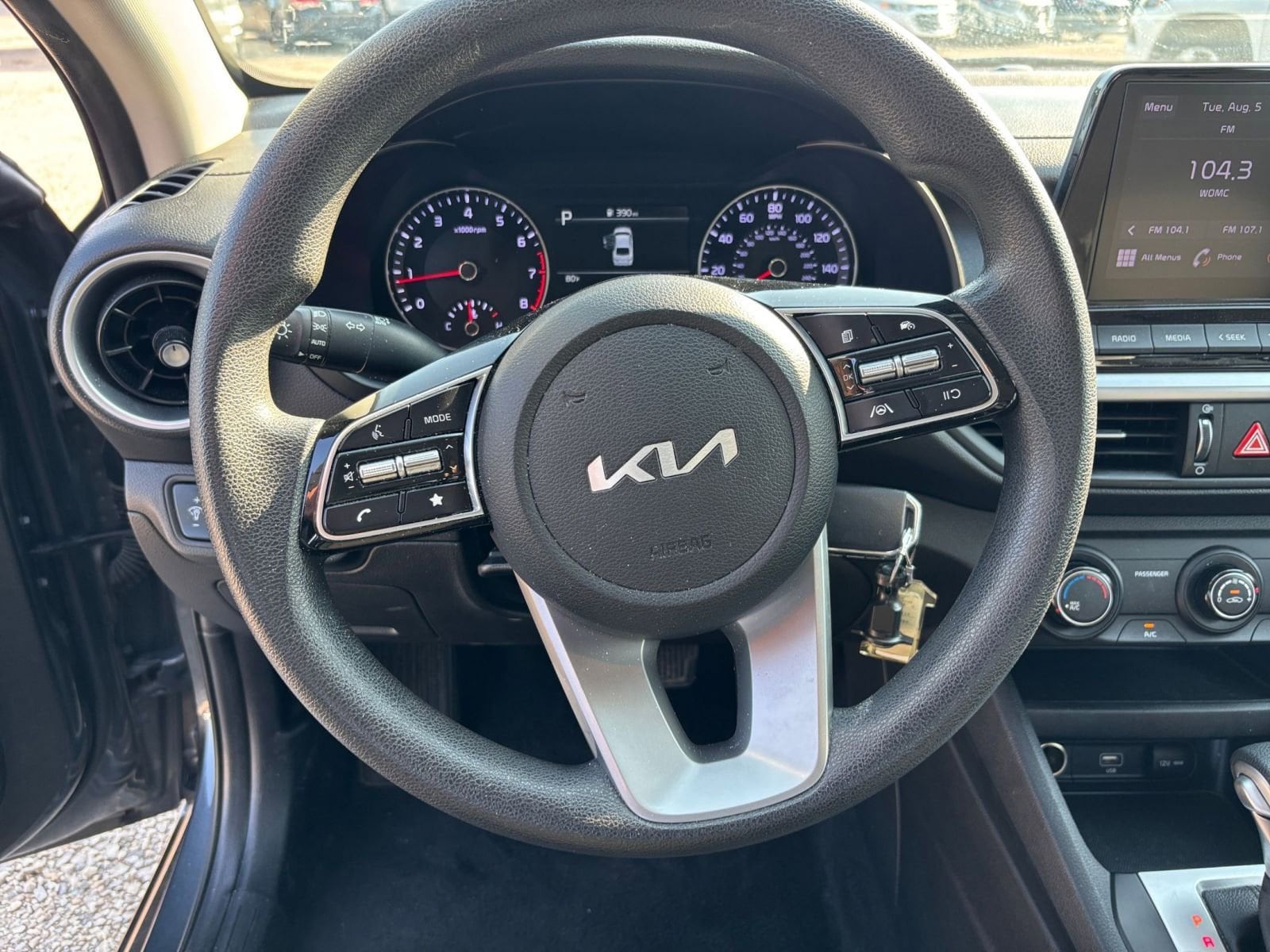 Thumbnail: 2023 Kia Forte - 25