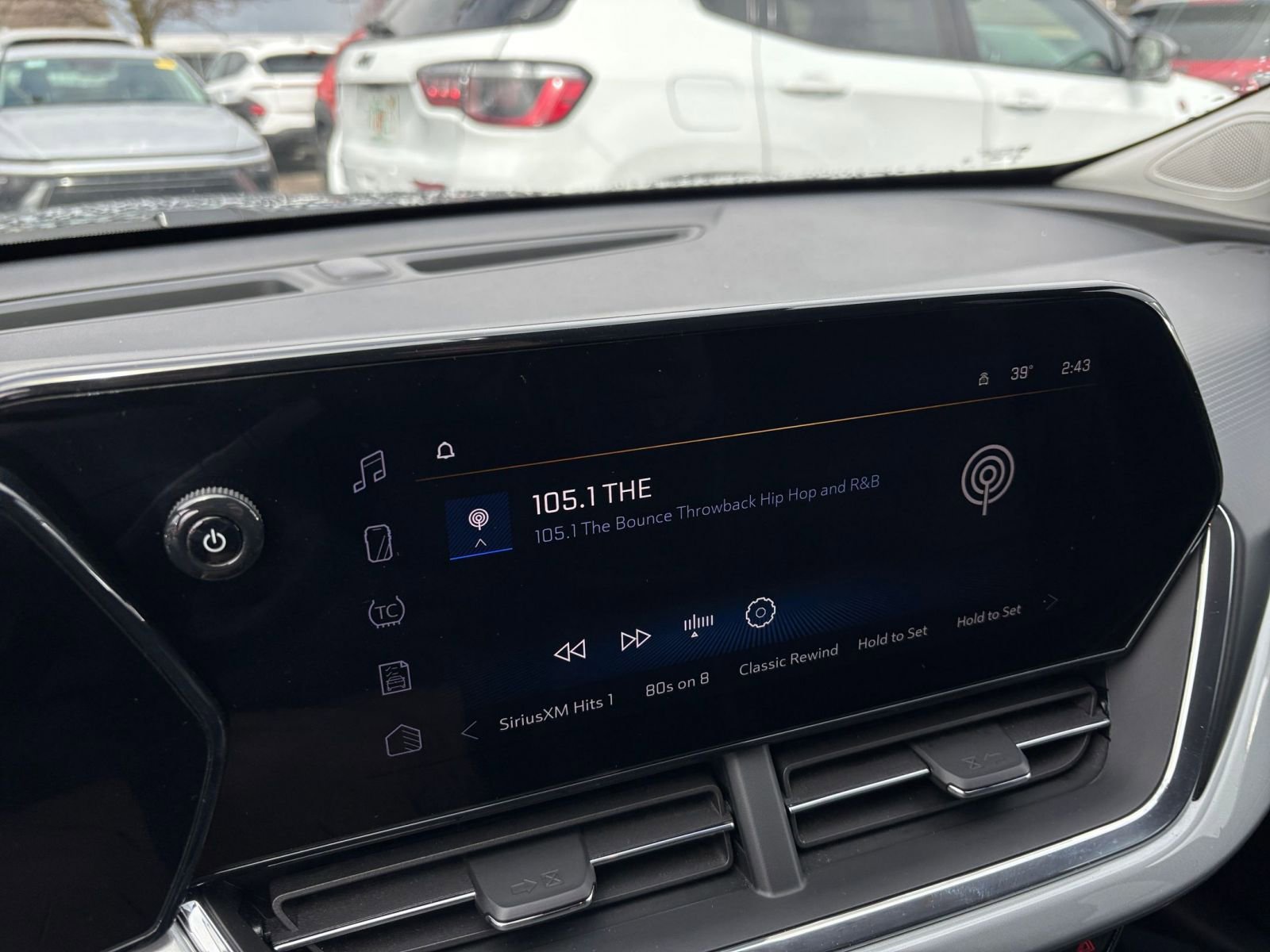 Thumbnail: 2025 Chevrolet Trax - 21