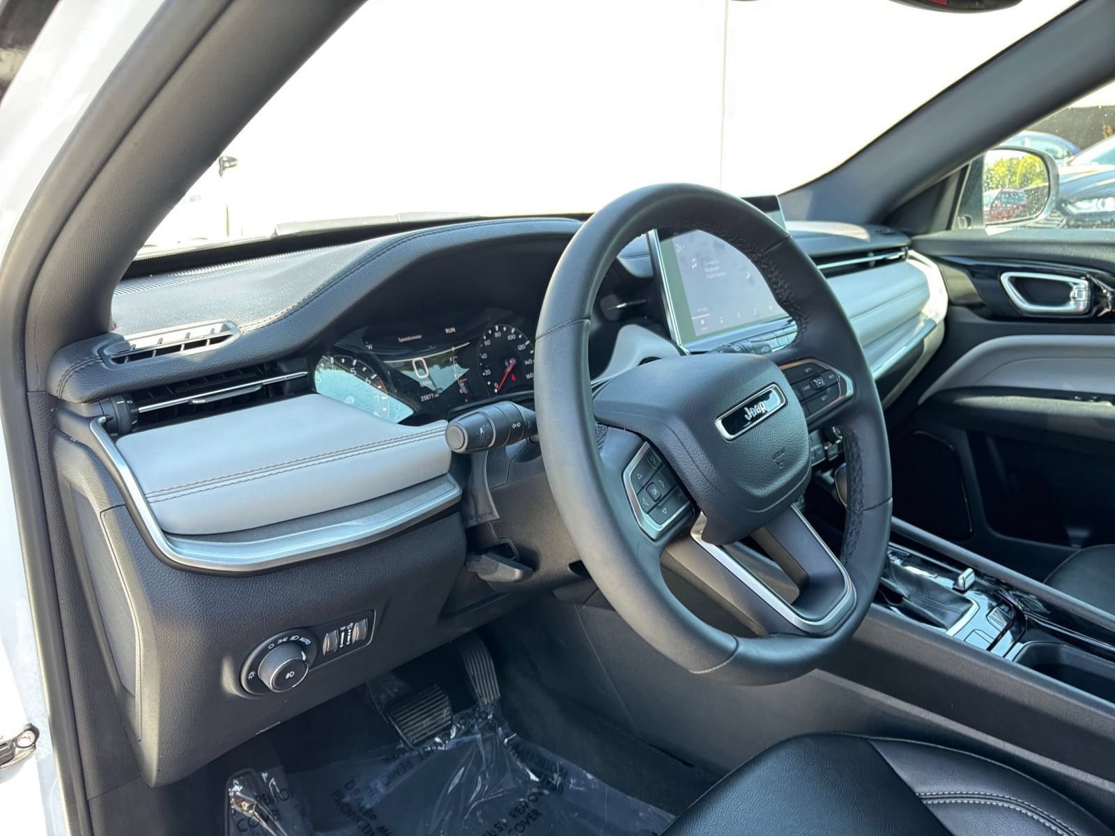 Thumbnail: 2025 Jeep Compass - 31