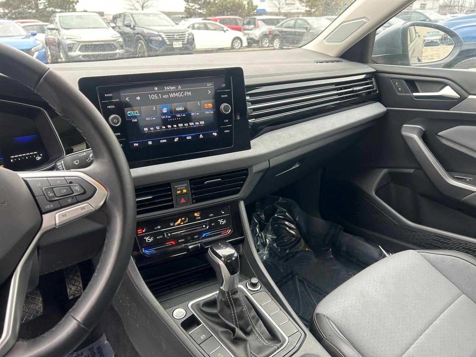 Thumbnail: 2025 Volkswagen Jetta - 17