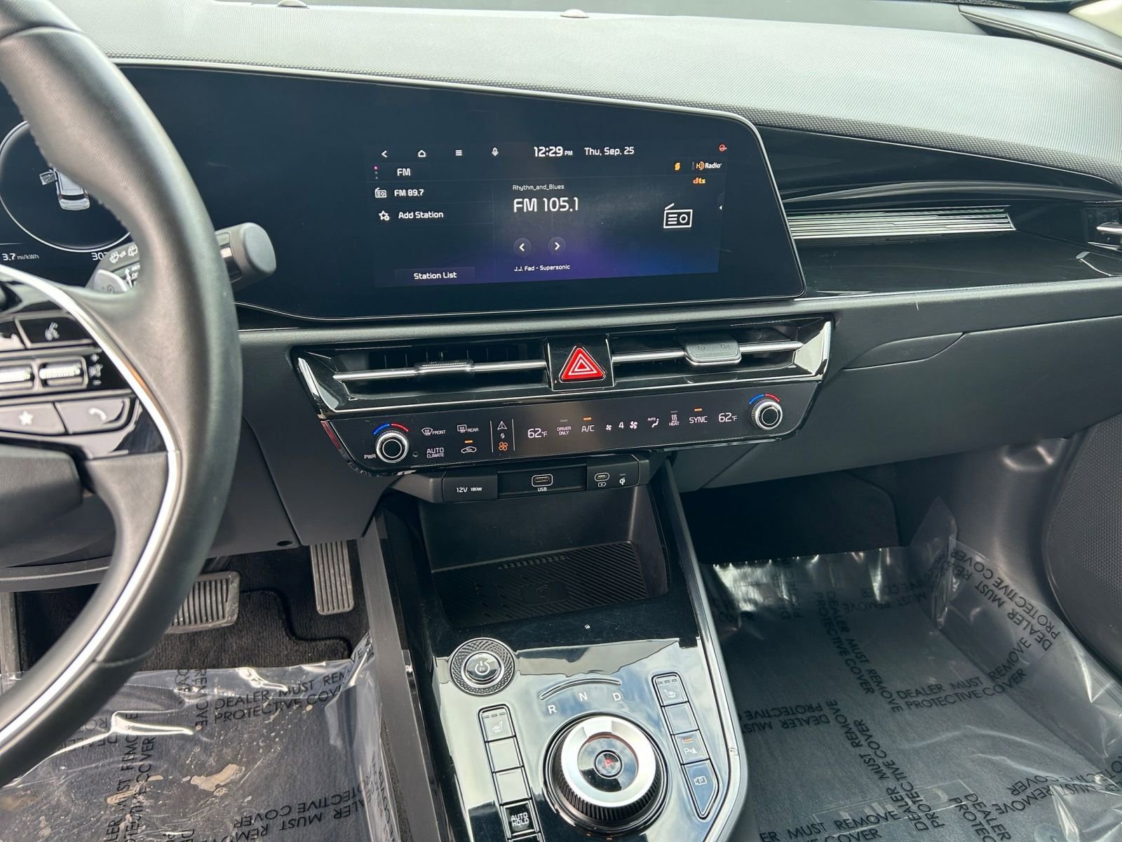 Thumbnail: 2023 Kia Niro - 21