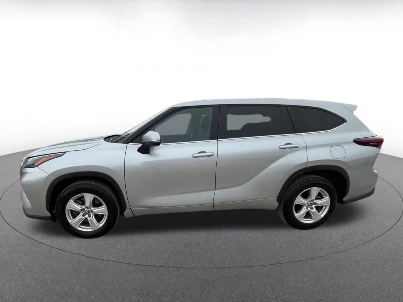 Thumbnail: 2025 Toyota Highlander - 9