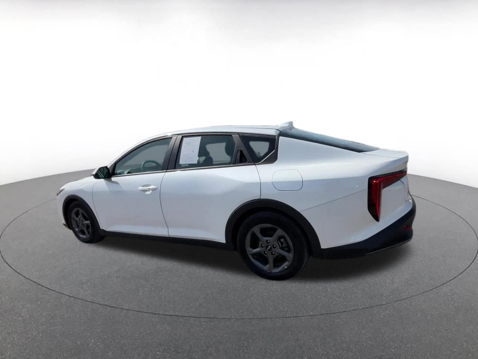 Thumbnail: 2025 Kia K4 - 10