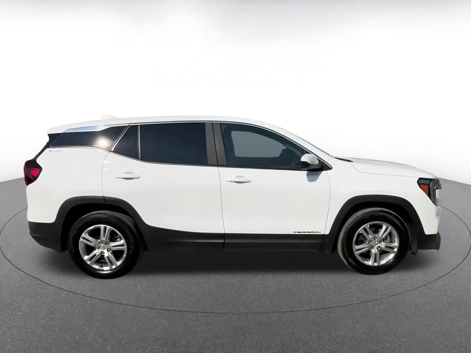 Thumbnail: 2024 GMC Terrain - 16