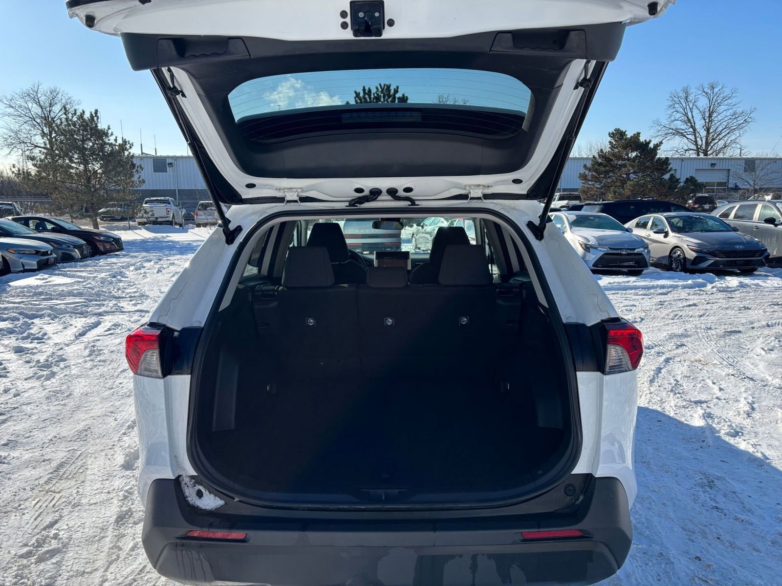 Thumbnail: 2025 Toyota RAV4 - 31