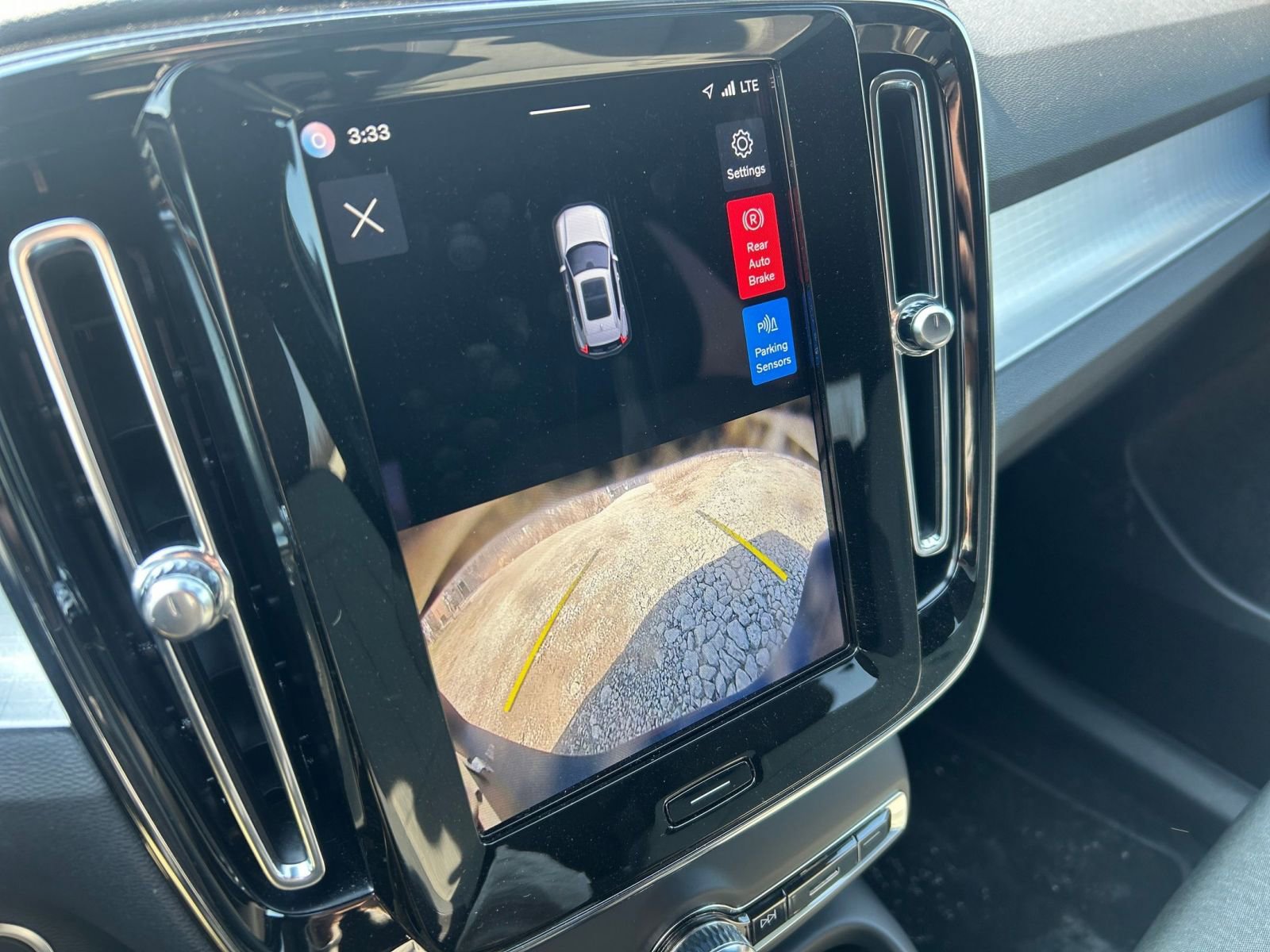 Thumbnail: 2024 Volvo XC40 - 28