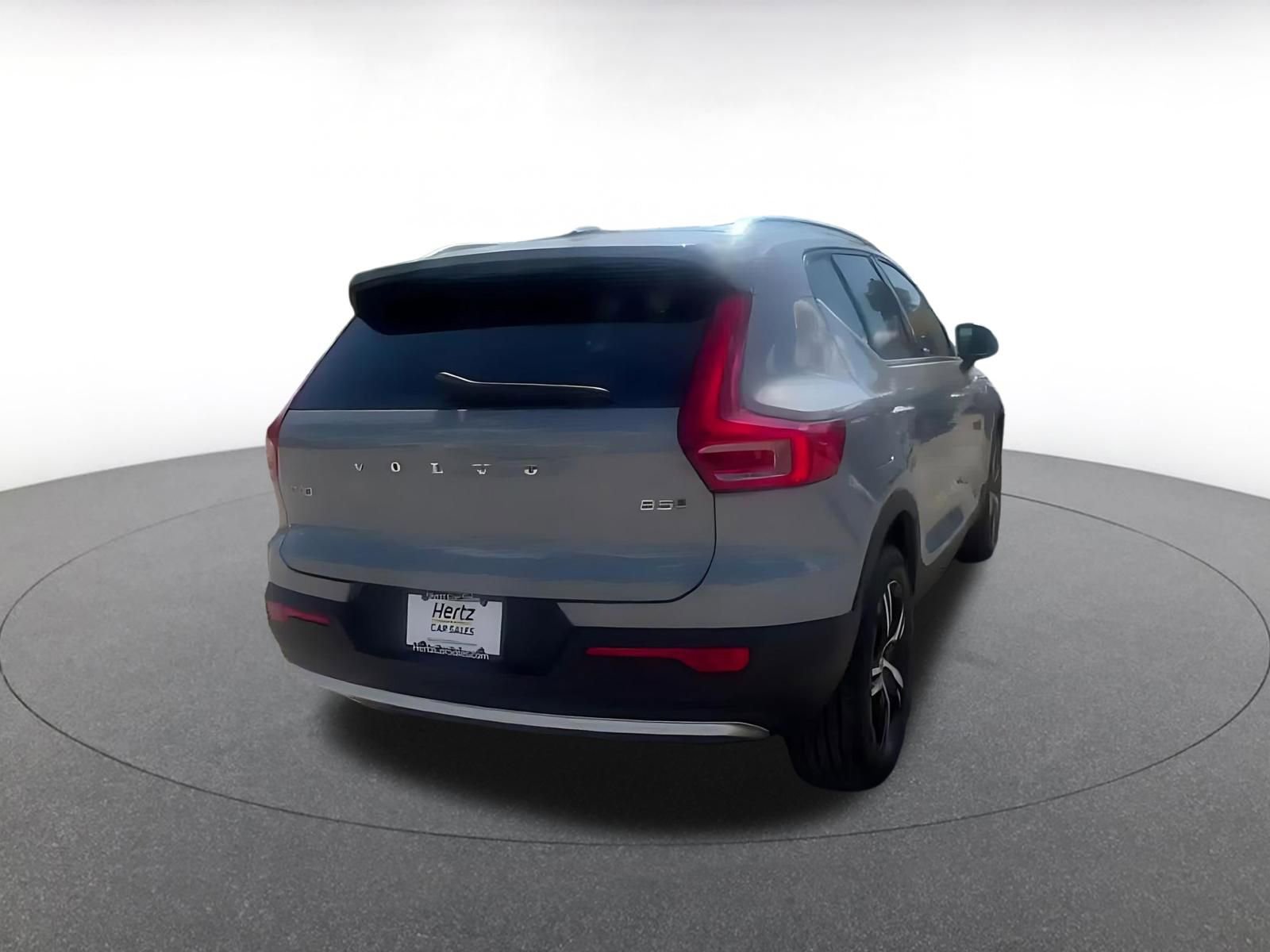 Thumbnail: 2024 Volvo XC40 - 14