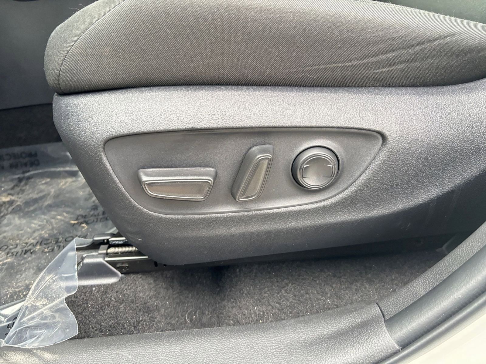 Thumbnail: 2025 Toyota RAV4 - 23