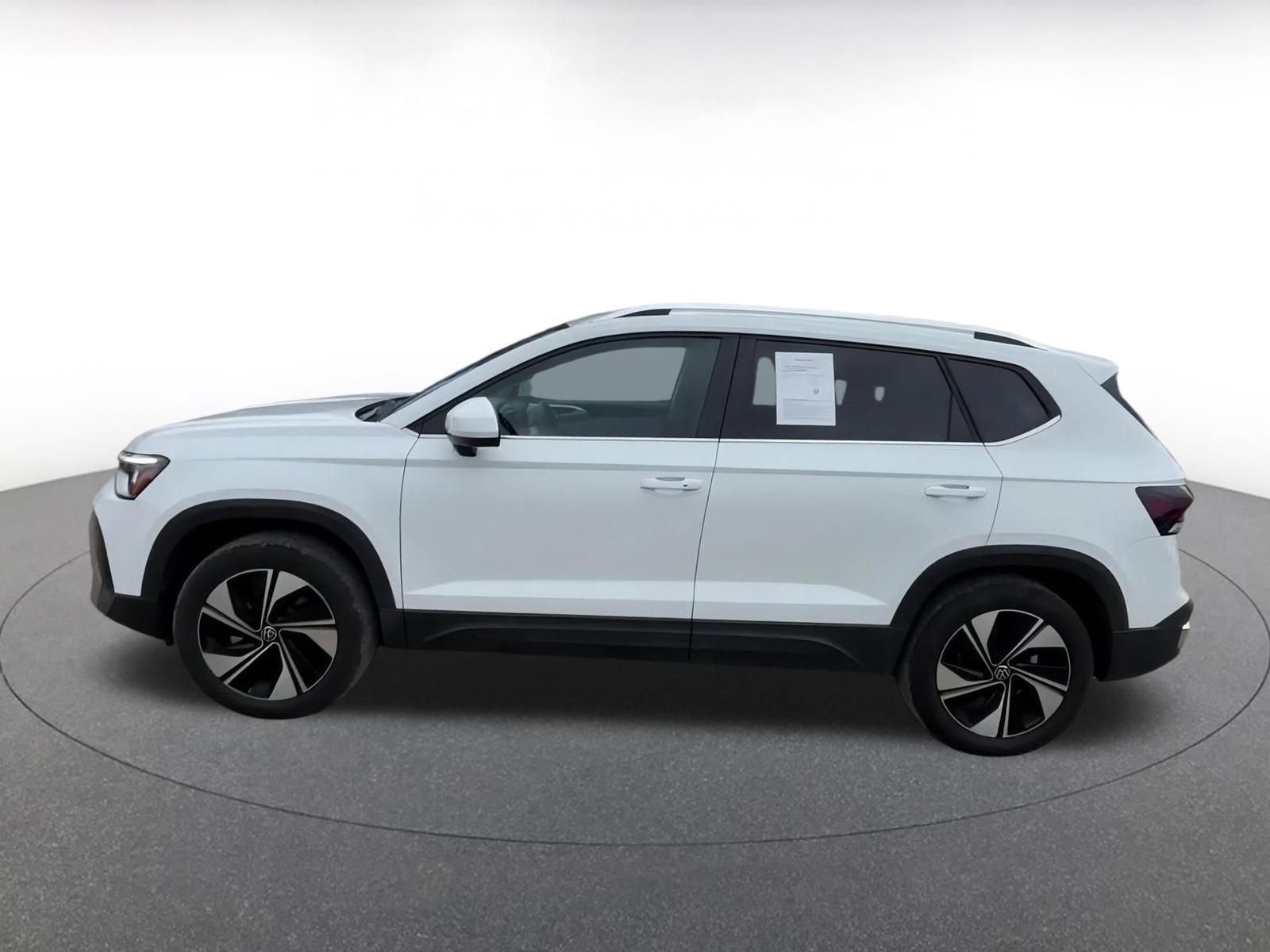 Thumbnail: 2025 Volkswagen Taos - 9