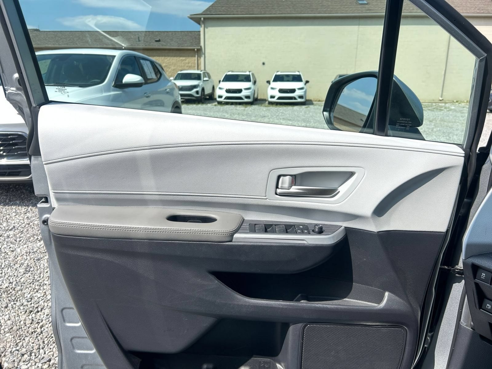 Thumbnail: 2025 Toyota Sienna - 15