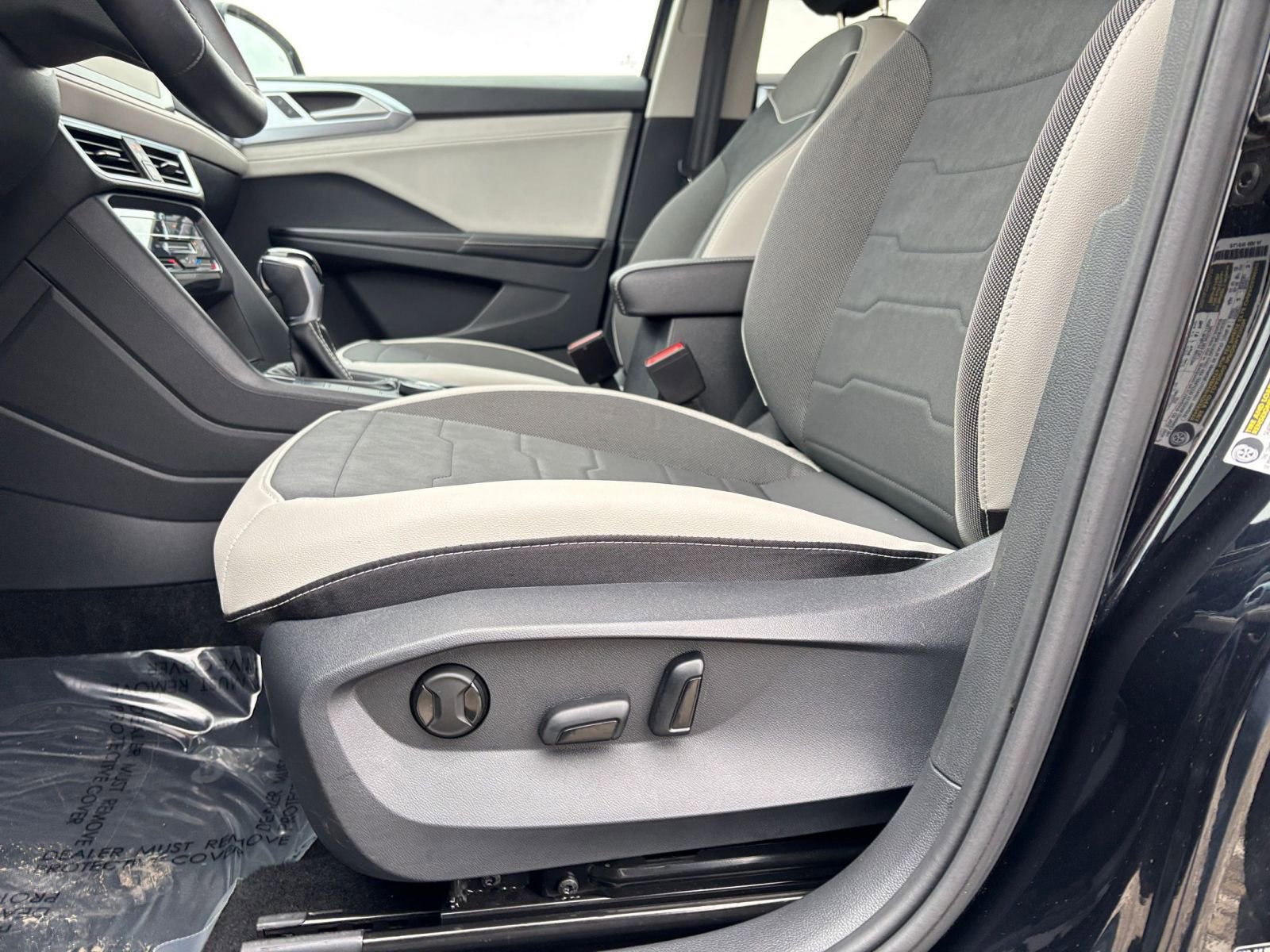 Thumbnail: 2025 Volkswagen Taos - 27