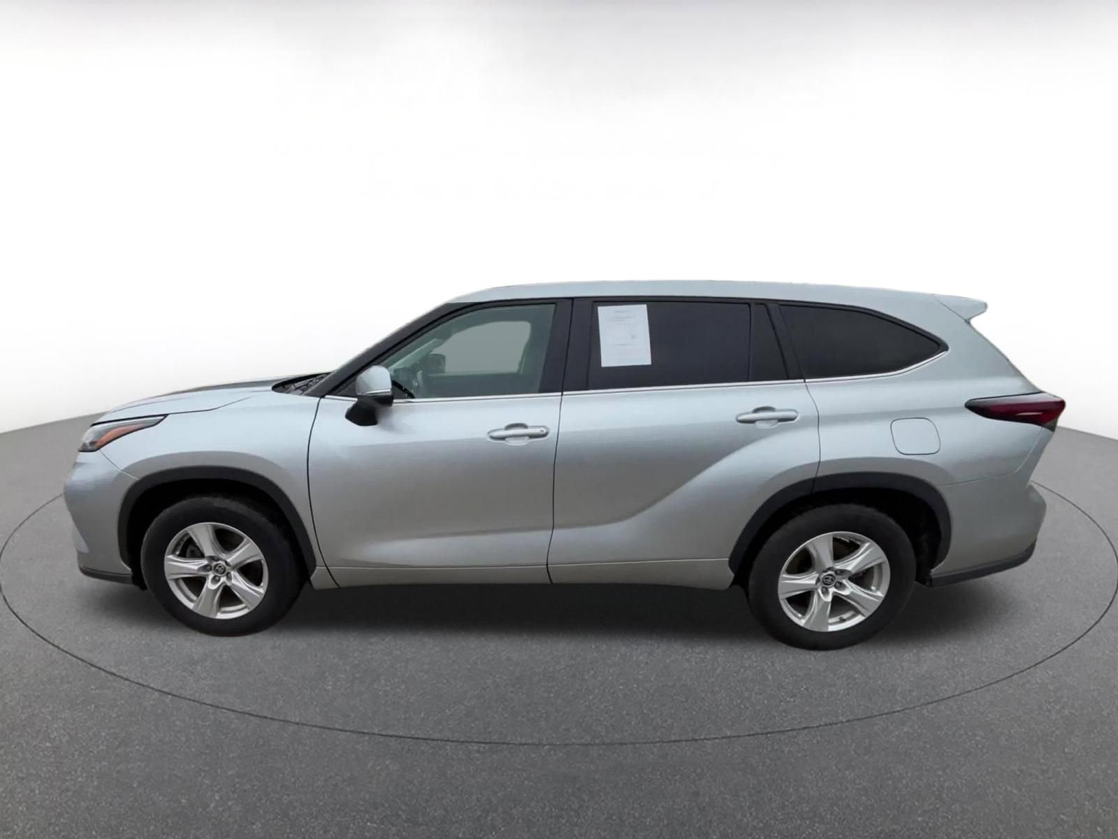 Thumbnail: 2025 Toyota Highlander - 9