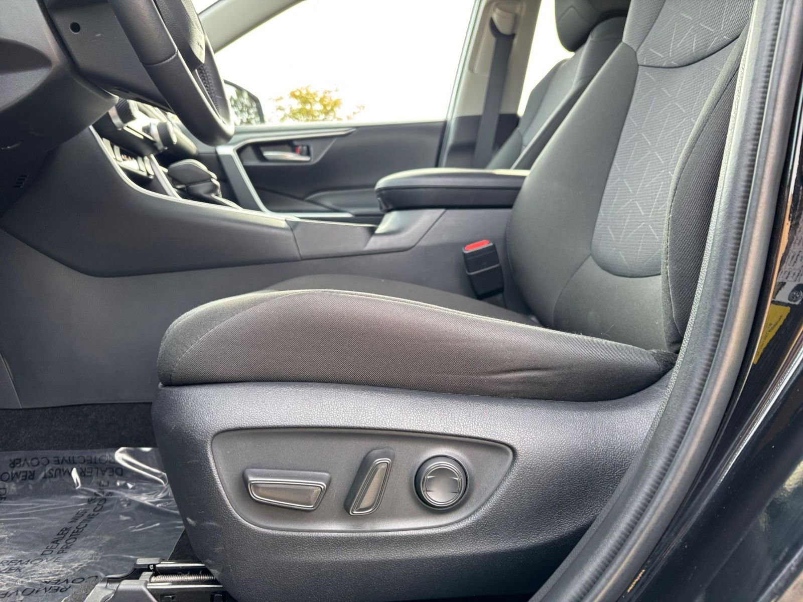 Thumbnail: 2025 Toyota RAV4 - 27