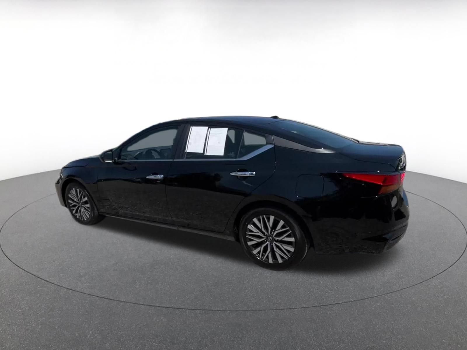 Thumbnail: 2025 Nissan Altima - 10