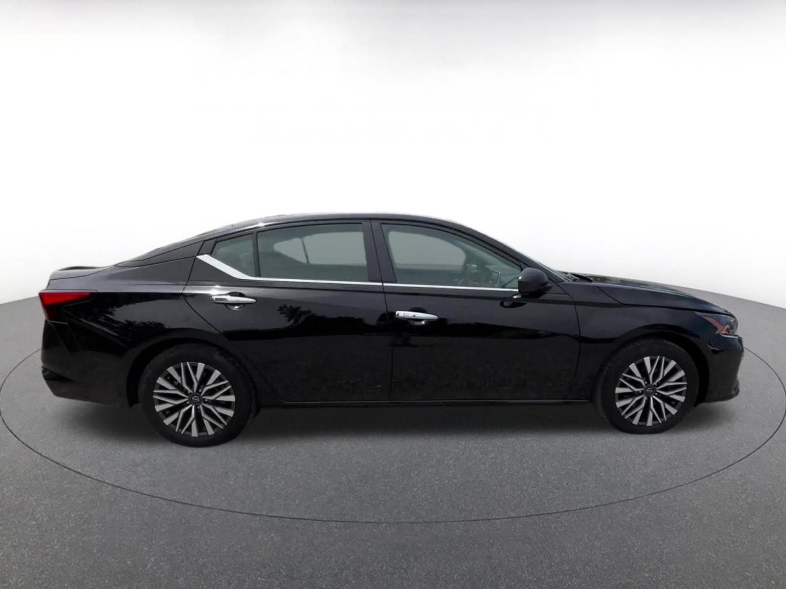 Thumbnail: 2025 Nissan Altima - 16