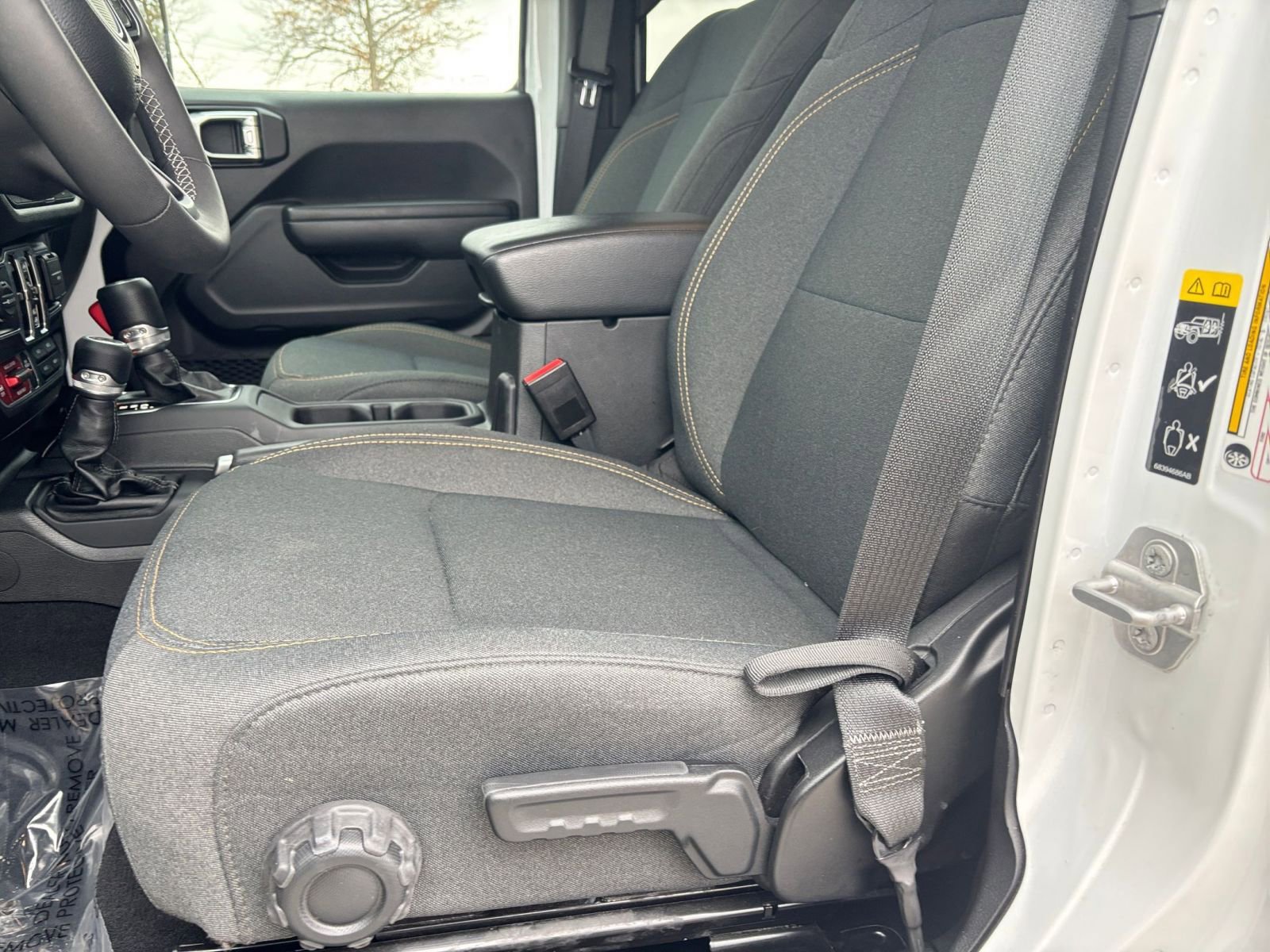 Thumbnail: 2025 Jeep Wrangler - 25