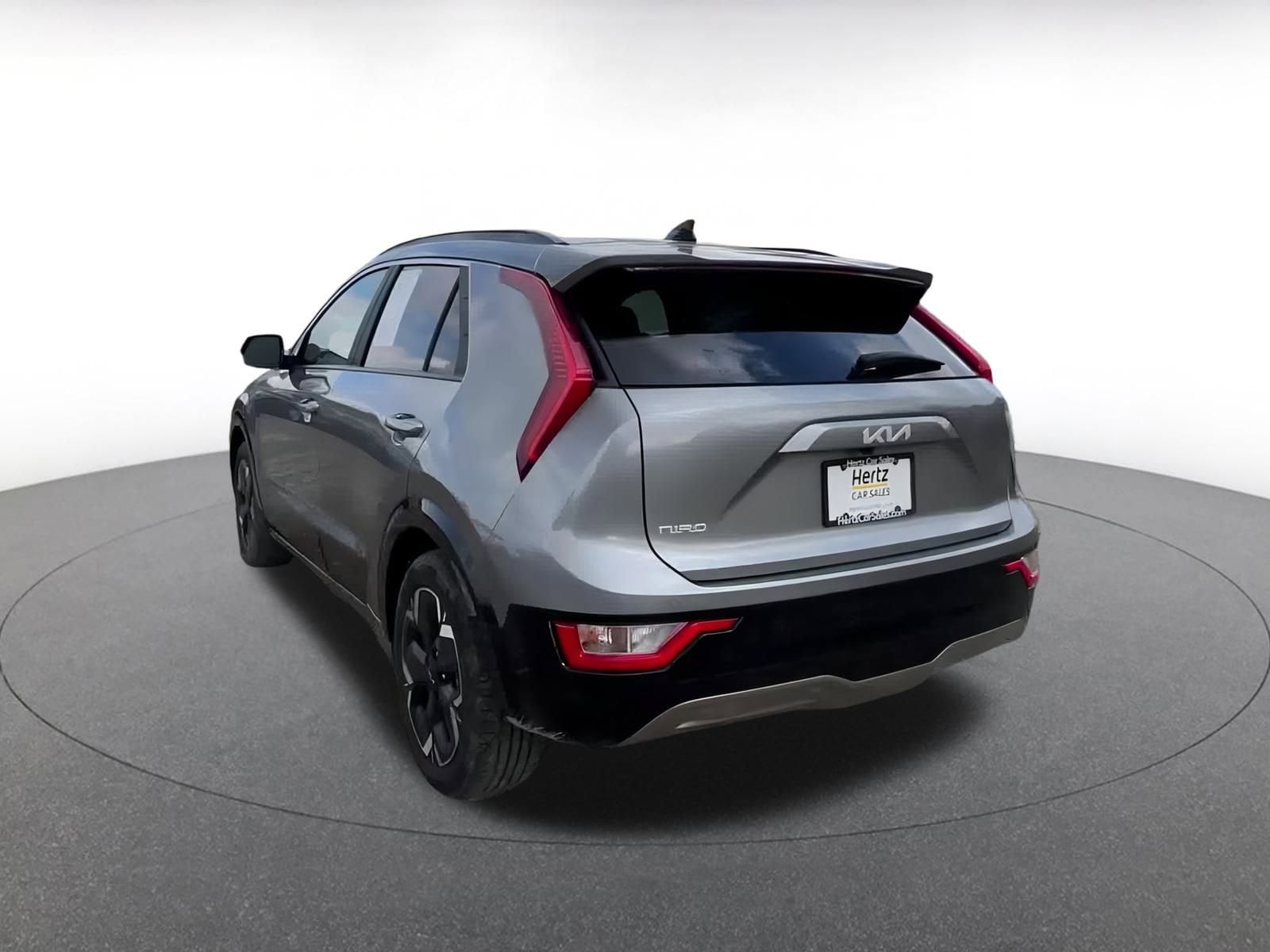 Thumbnail: 2023 Kia Niro - 11