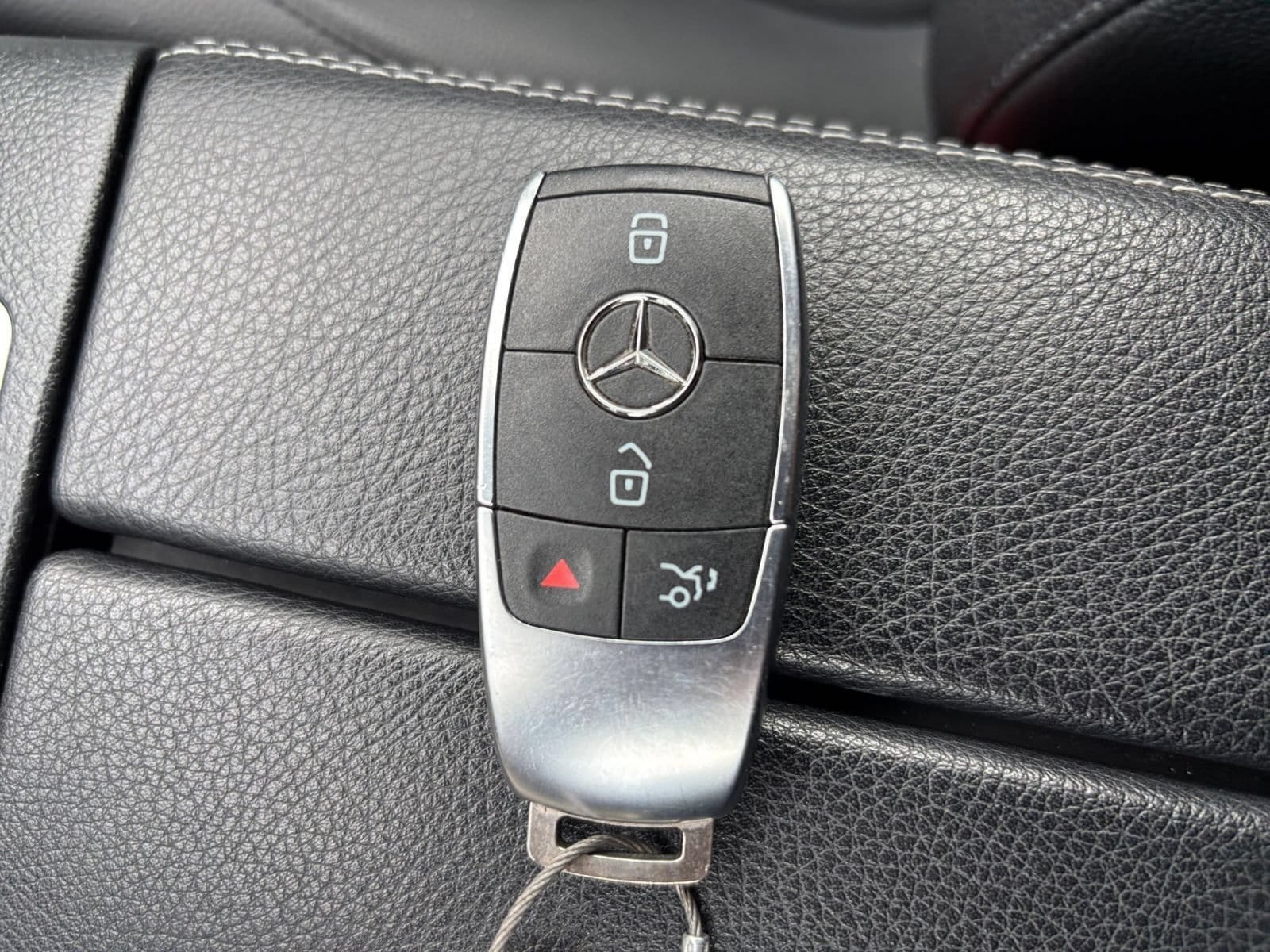 Thumbnail: 2025 Mercedes-Benz GLB - 22