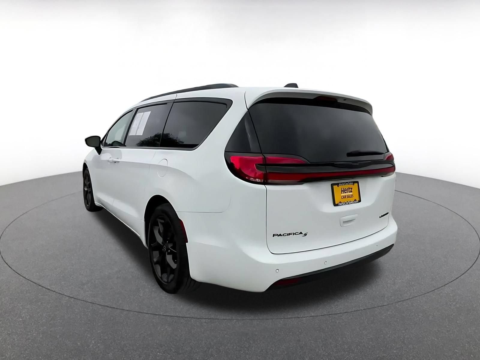 Thumbnail: 2025 Chrysler Pacifica - 11