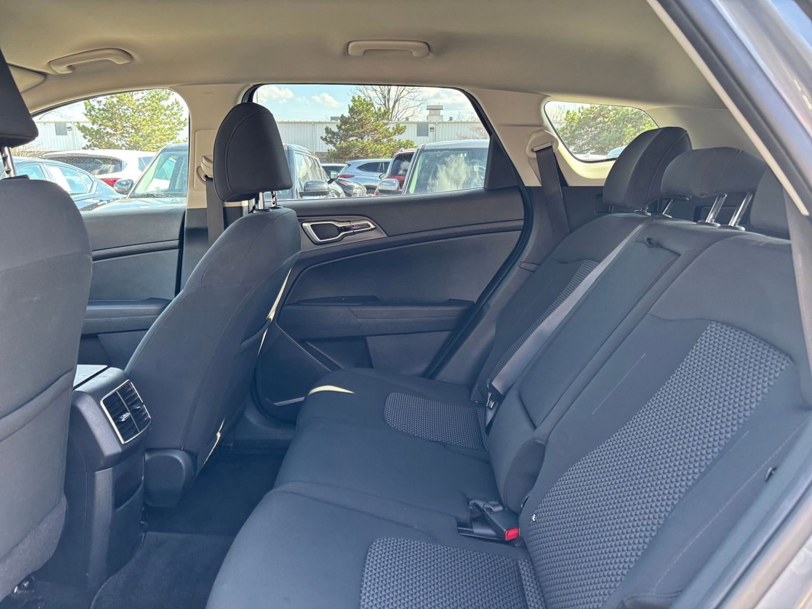 Thumbnail: 2025 Kia Sportage - 25