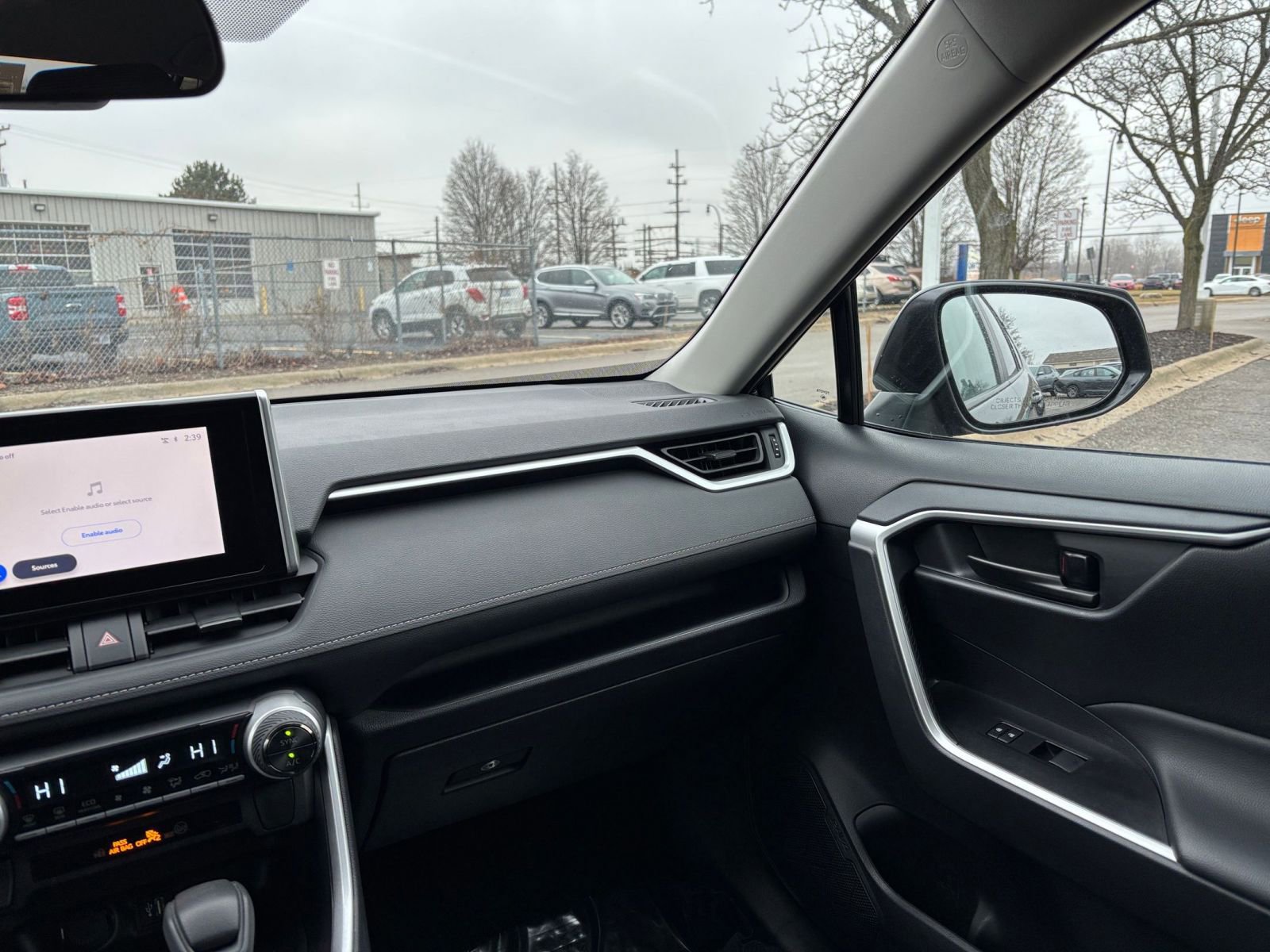 Thumbnail: 2025 Toyota RAV4 - 34