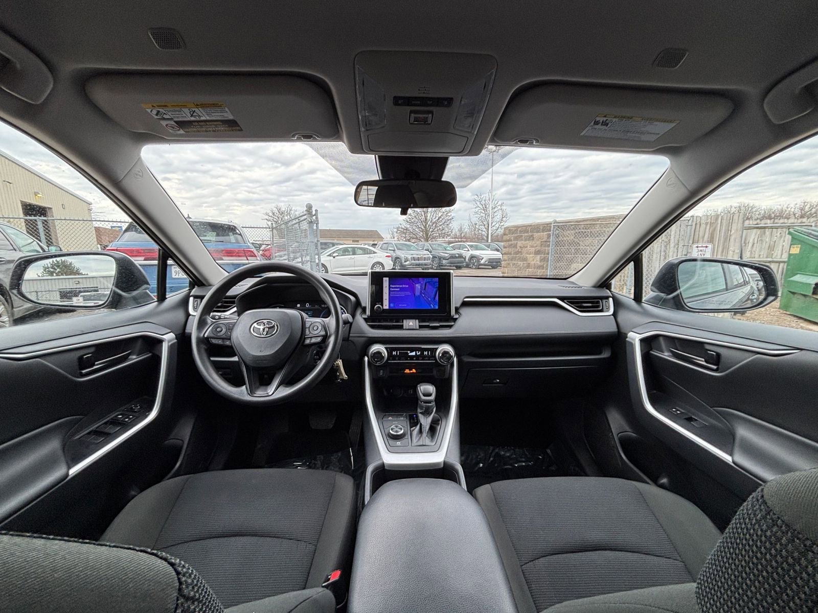 Thumbnail: 2025 Toyota RAV4 - 31