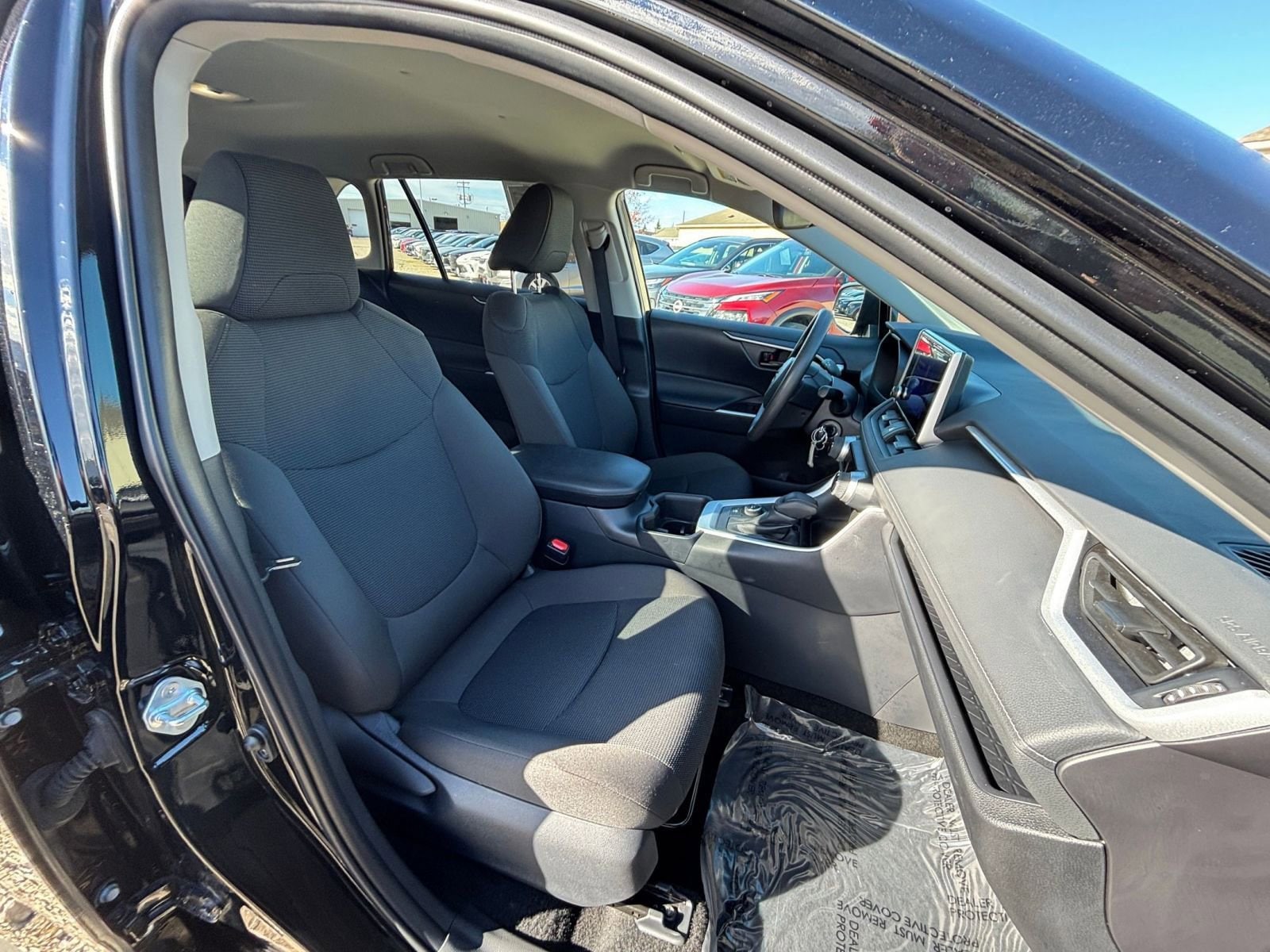 Thumbnail: 2025 Toyota RAV4 - 35