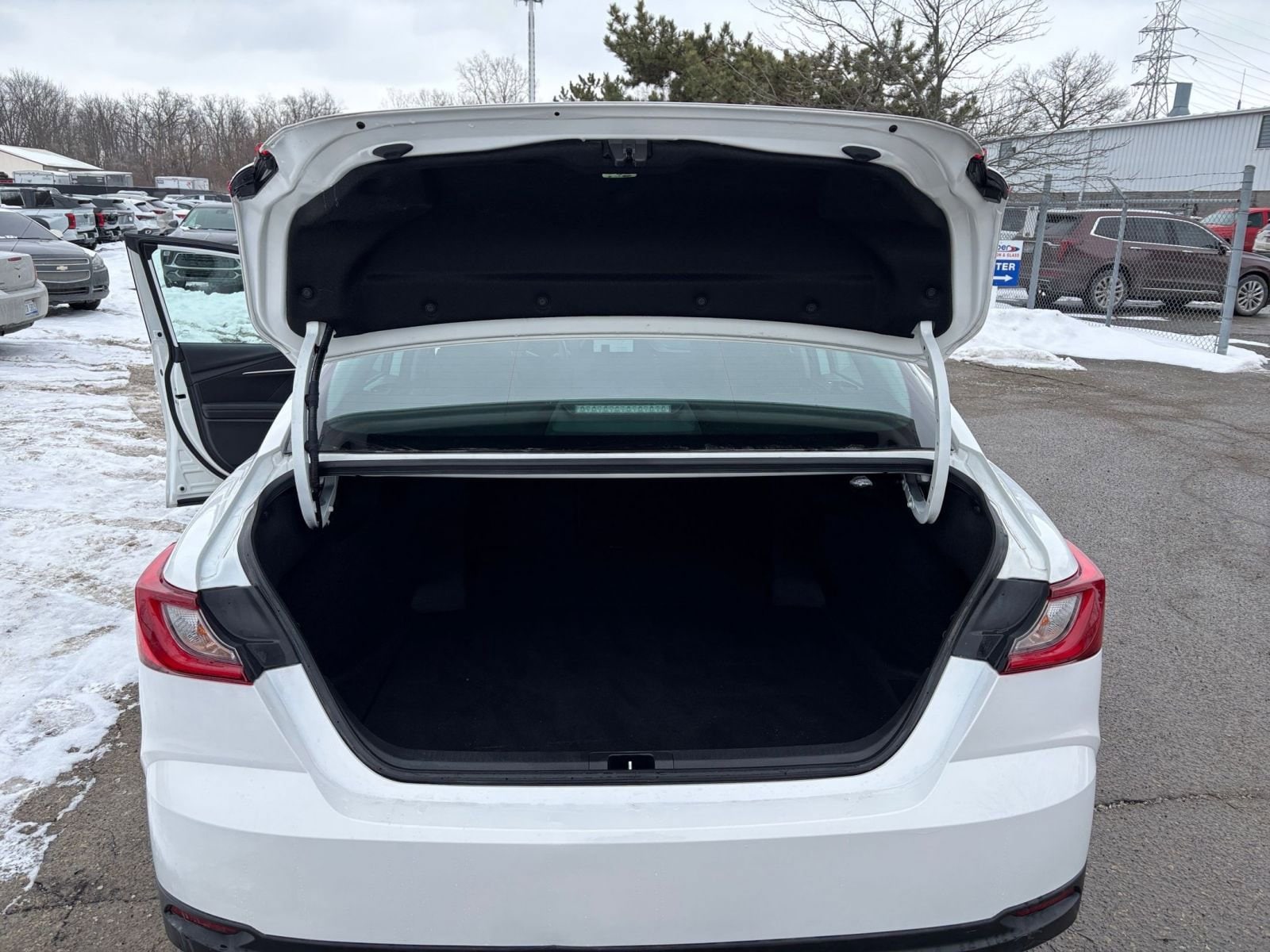 Thumbnail: 2025 Toyota Camry - 31