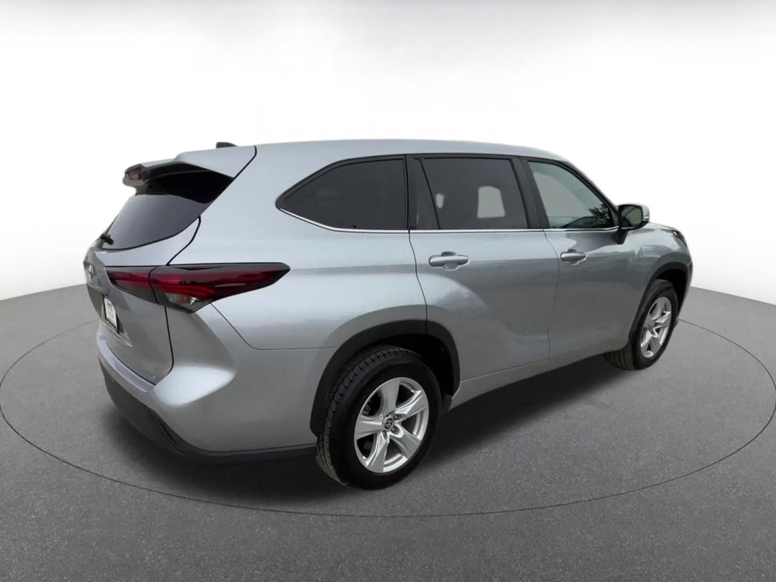 Thumbnail: 2025 Toyota Highlander - 15