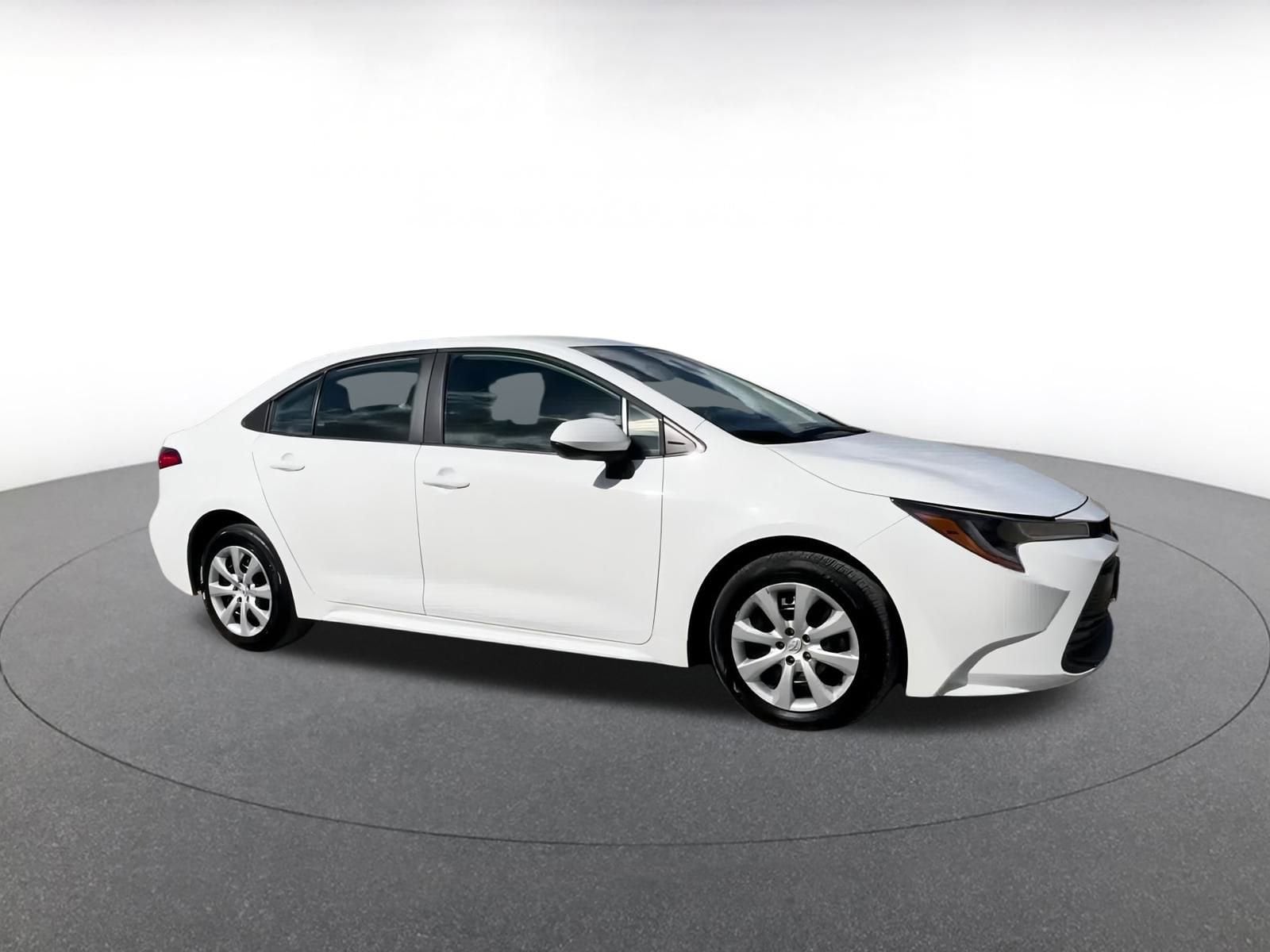 Thumbnail: 2025 Toyota Corolla - 2