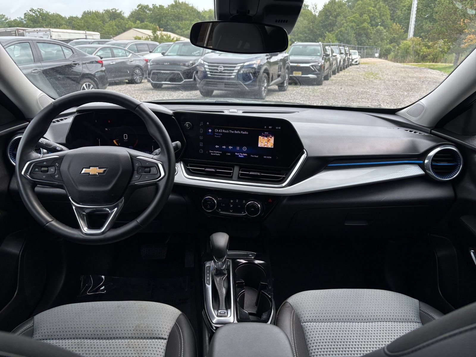 Thumbnail: 2025 Chevrolet Trax - 32