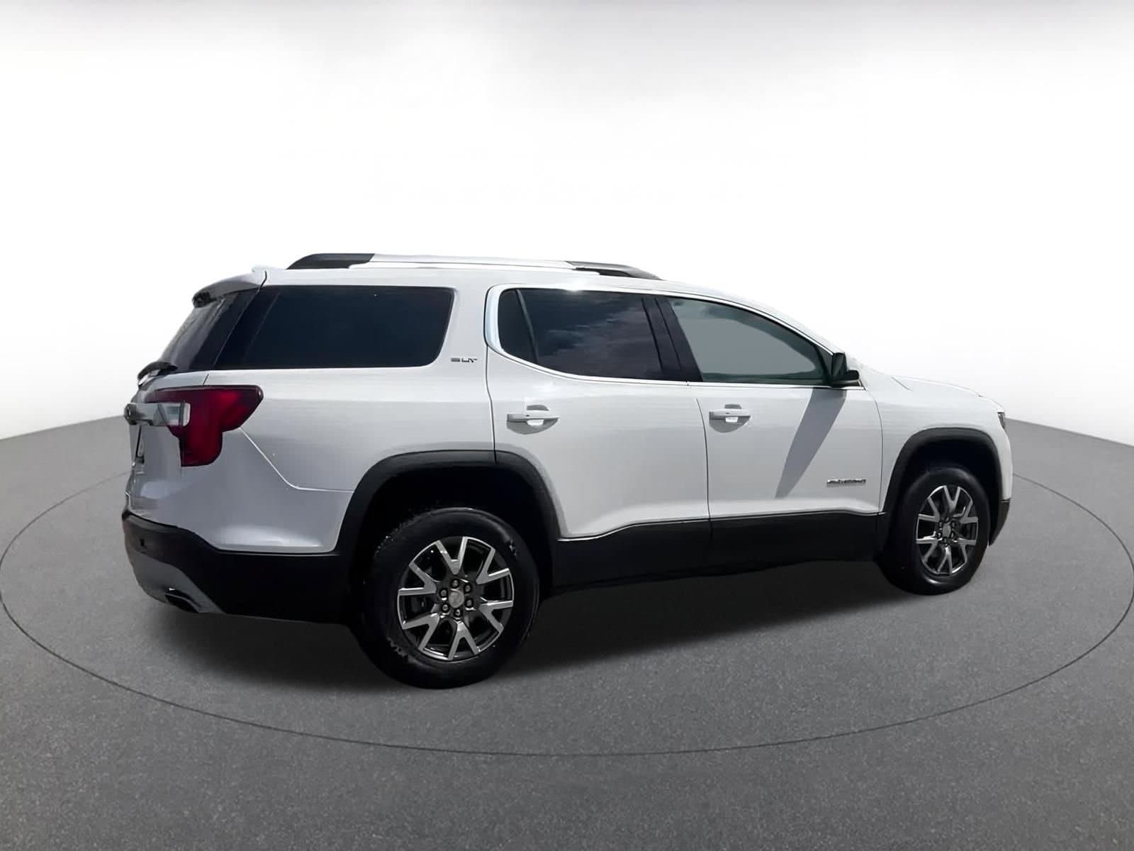 2023 GMC Acadia SLT 18