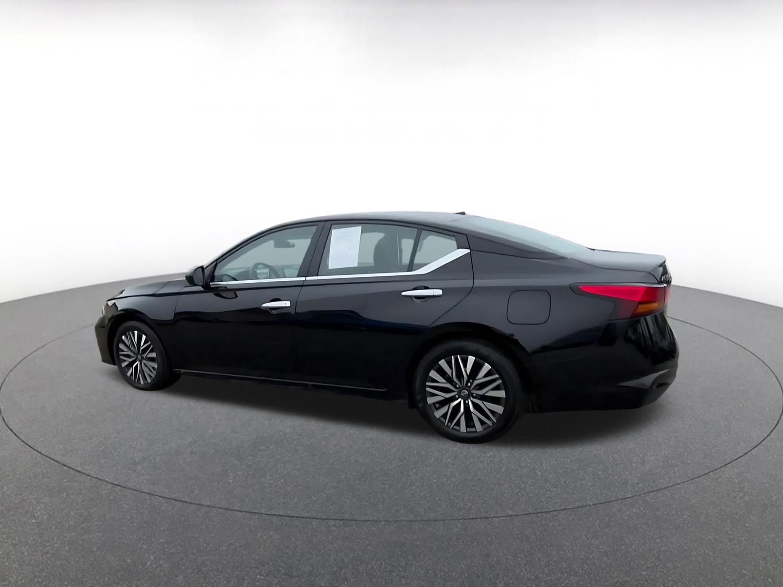 Thumbnail: 2025 Nissan Altima - 10