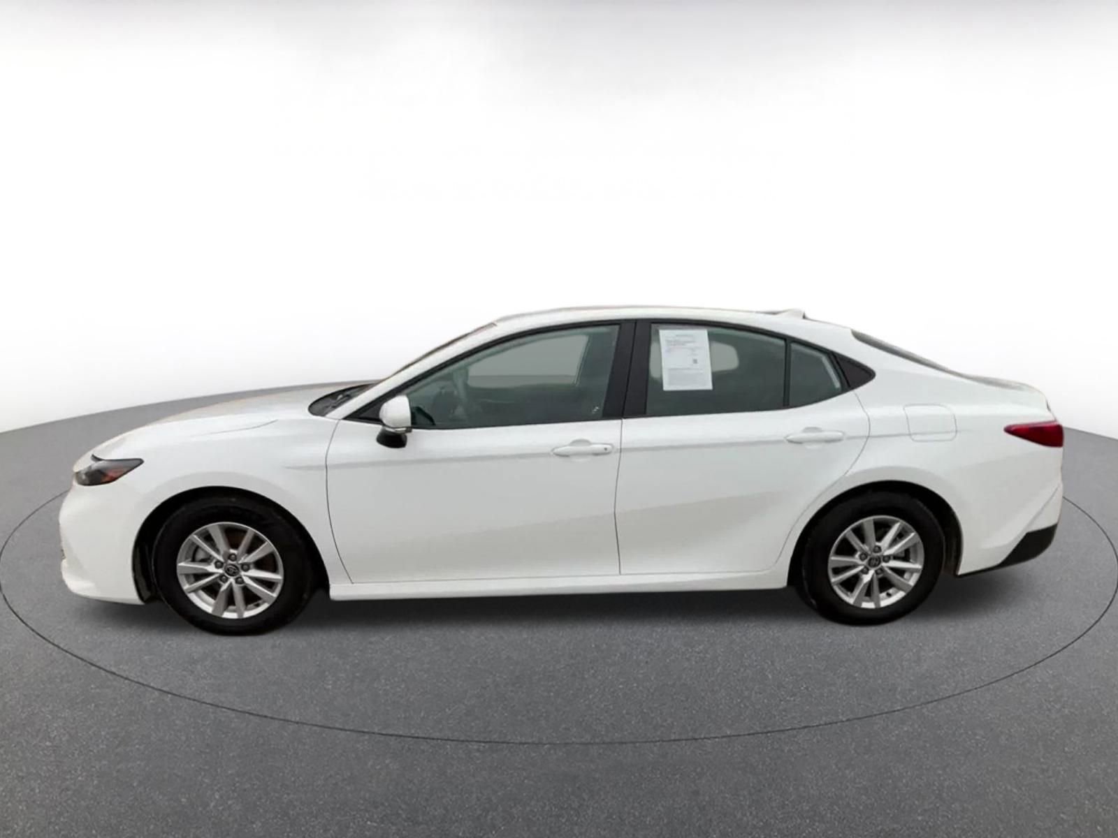 Thumbnail: 2025 Toyota Camry - 10