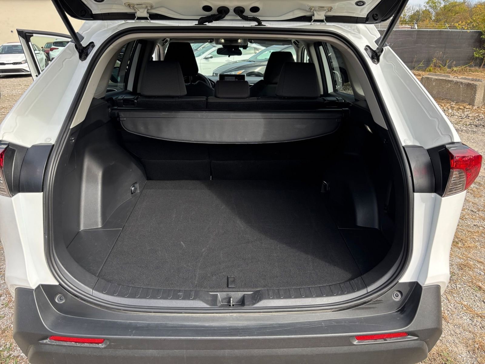 Thumbnail: 2025 Toyota RAV4 - 31