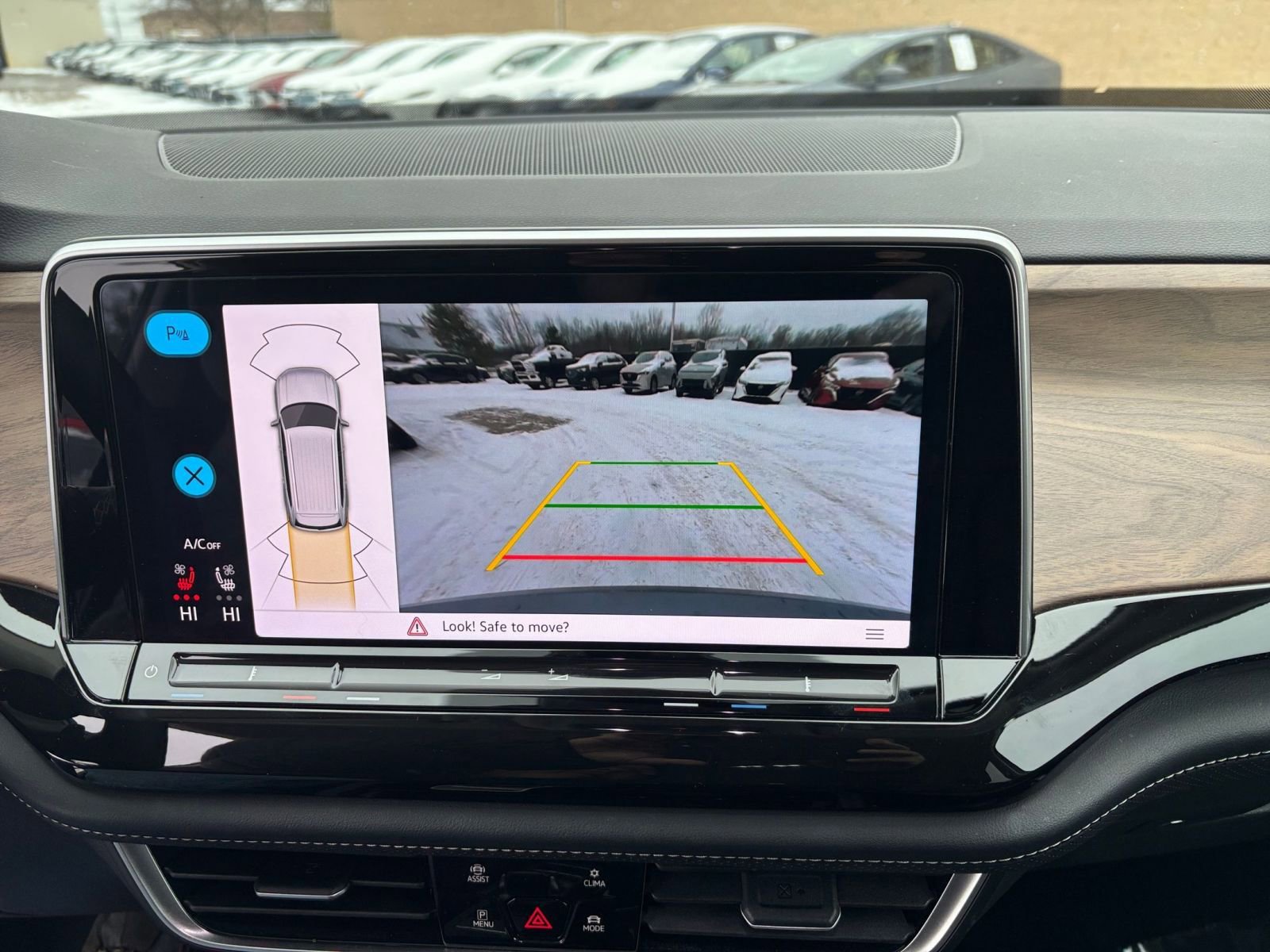 Thumbnail: 2025 Volkswagen Atlas - 17