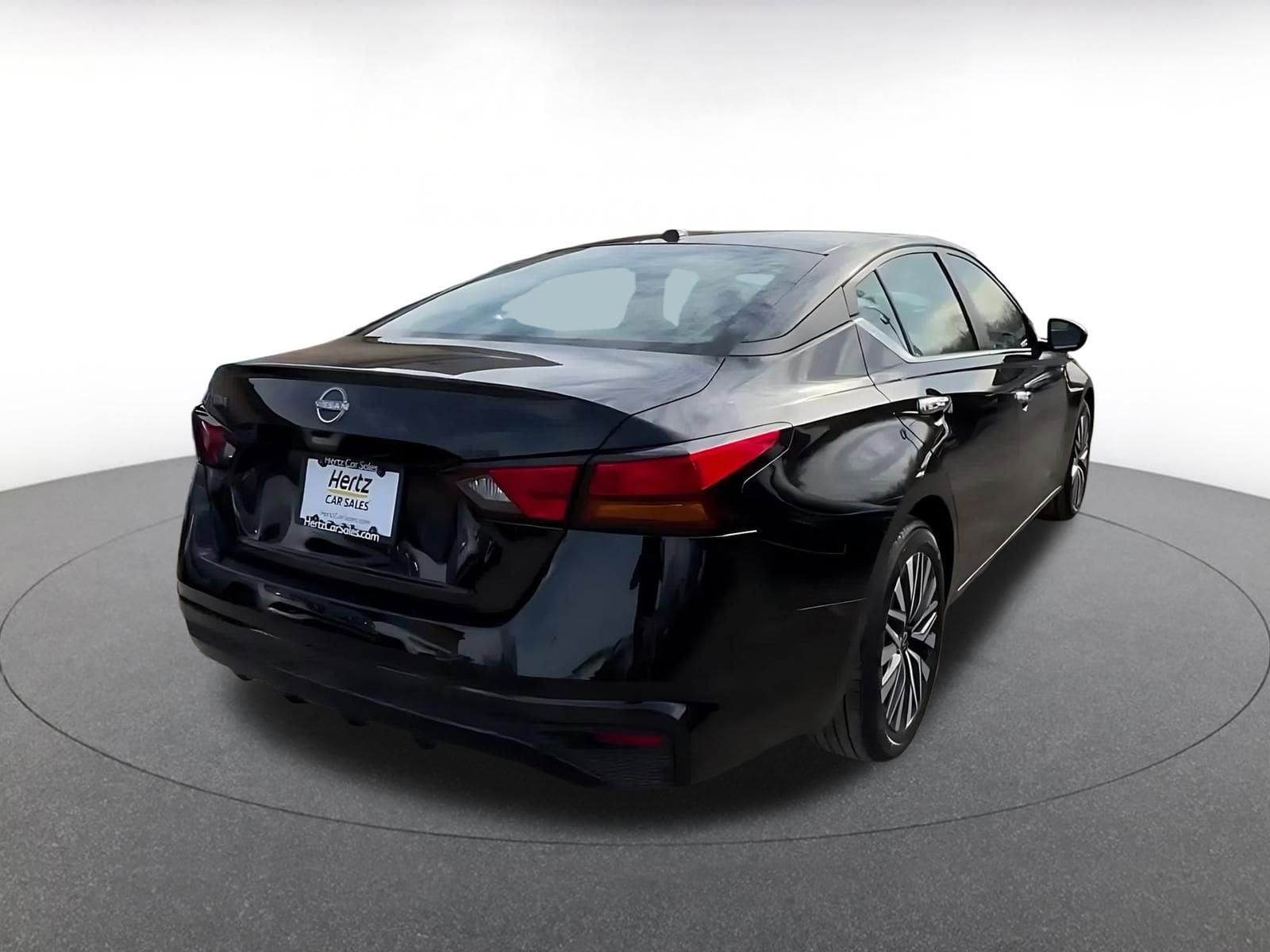 Thumbnail: 2025 Nissan Altima - 15
