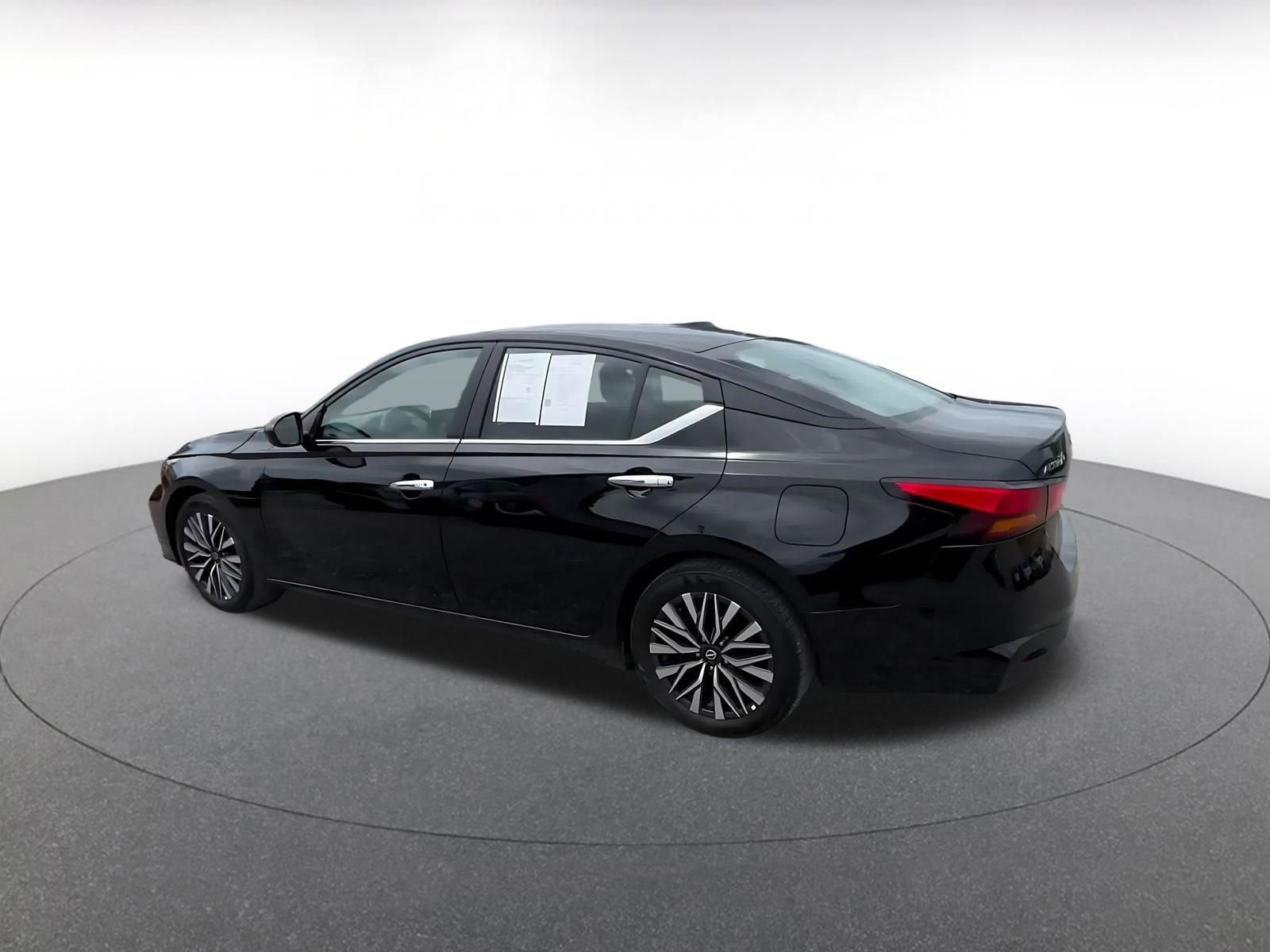Thumbnail: 2025 Nissan Altima - 10
