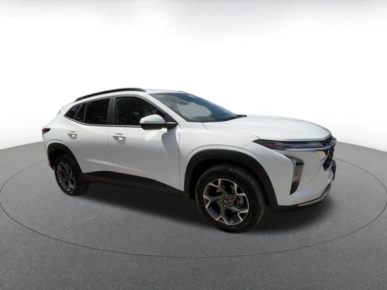 Thumbnail: 2025 Chevrolet Trax - 2