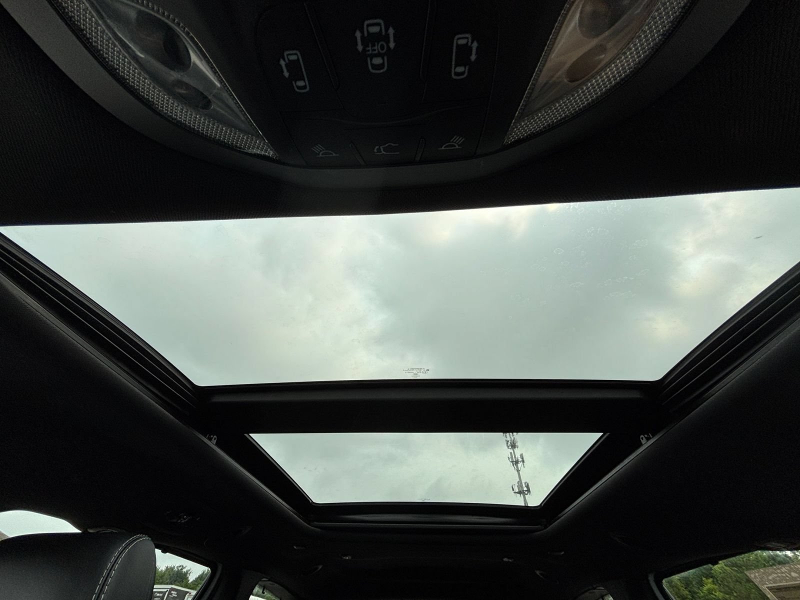 Thumbnail: 2025 Chrysler Pacifica - 32