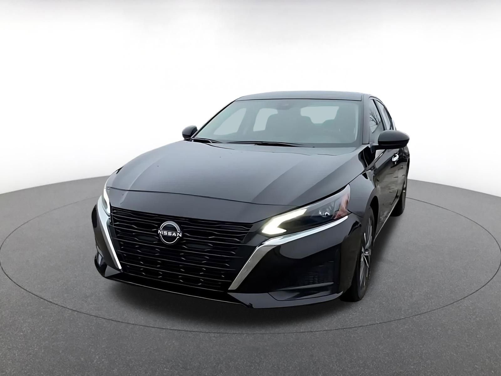 Thumbnail: 2025 Nissan Altima - 7