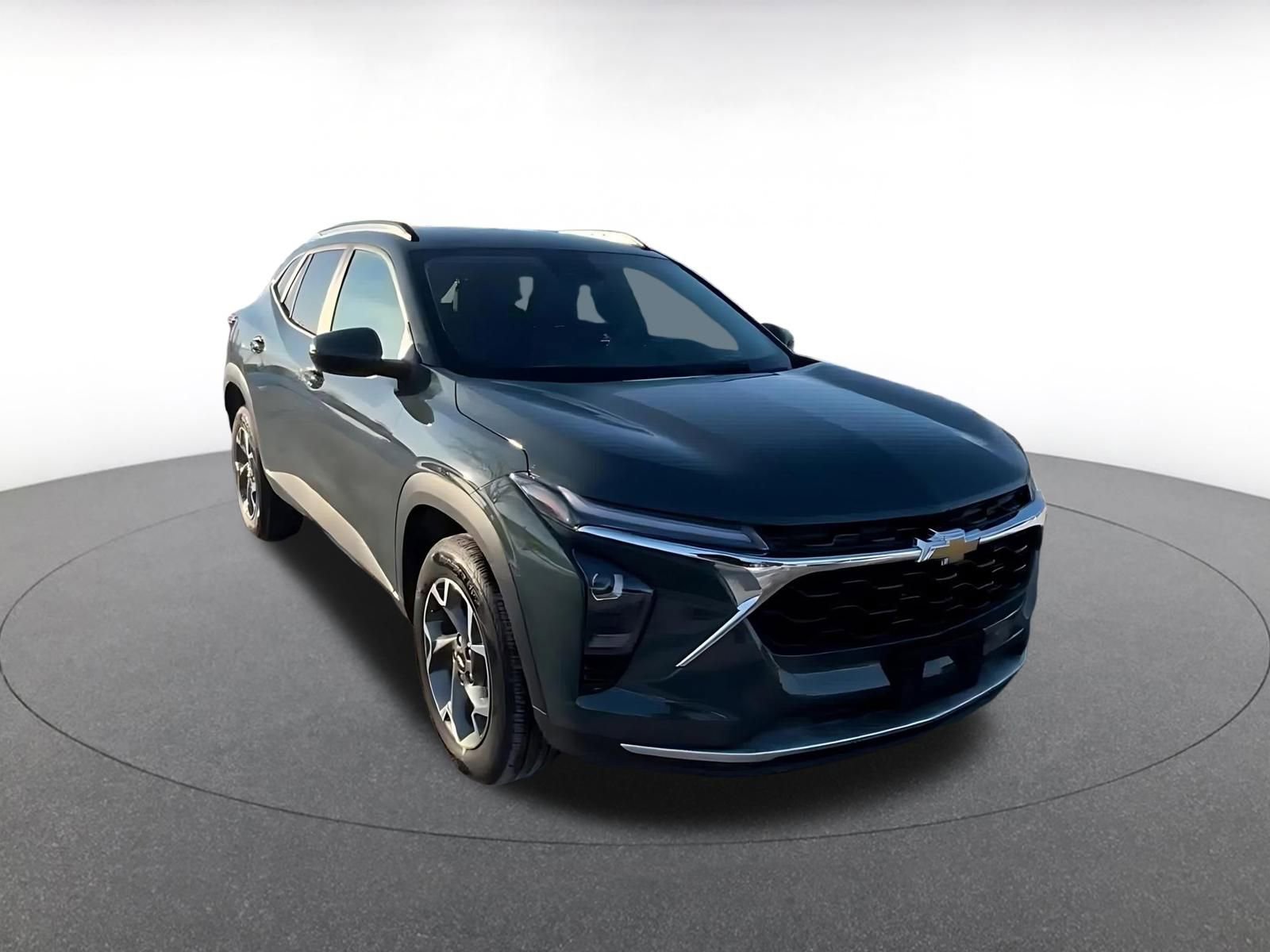 Thumbnail: 2025 Chevrolet Trax - 3