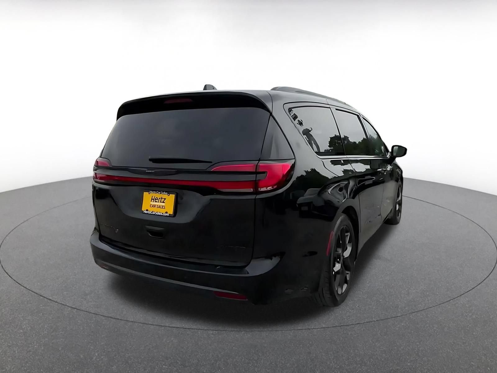 Thumbnail: 2025 Chrysler Pacifica - 14