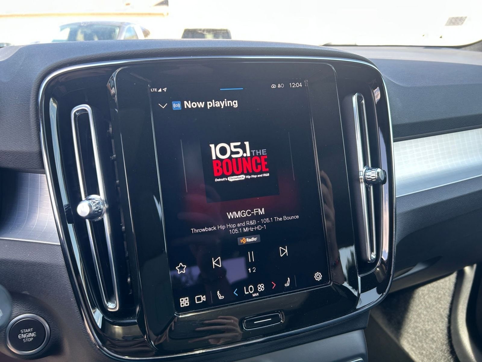 Thumbnail: 2024 Volvo XC40 - 21