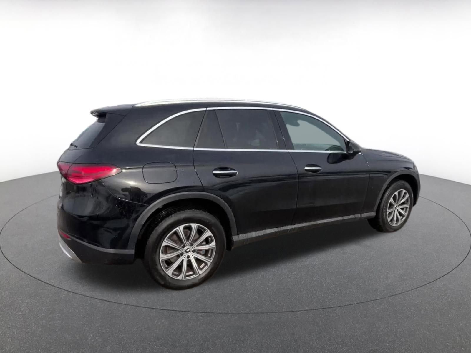 Thumbnail: 2024 Mercedes-Benz GLC - 15